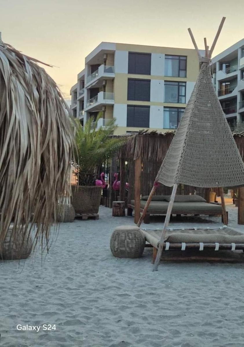 Constantinos Apartment Mamaia Nord Неводарі Екстер'єр фото